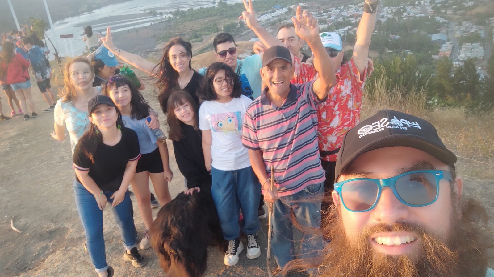 Grupo disfrutando un paseo en San Rosendo
